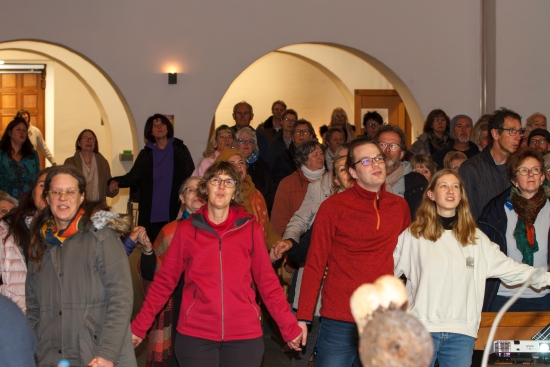 Die Teilnehmer spüren die Verbundenheit bei der "Nacht der spirituellen Lieder"